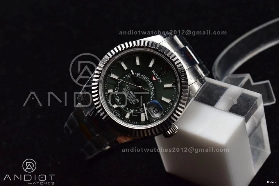 SS SmoothTexture Dial on Bracelet 1109 Best Skydweller Edition Oyster SS Green Noob A23J 0824